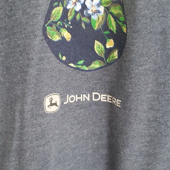 John Deere Floral Deer Buck Short Sleeve T-Shirt Women's Size M - Picture 2 of 7